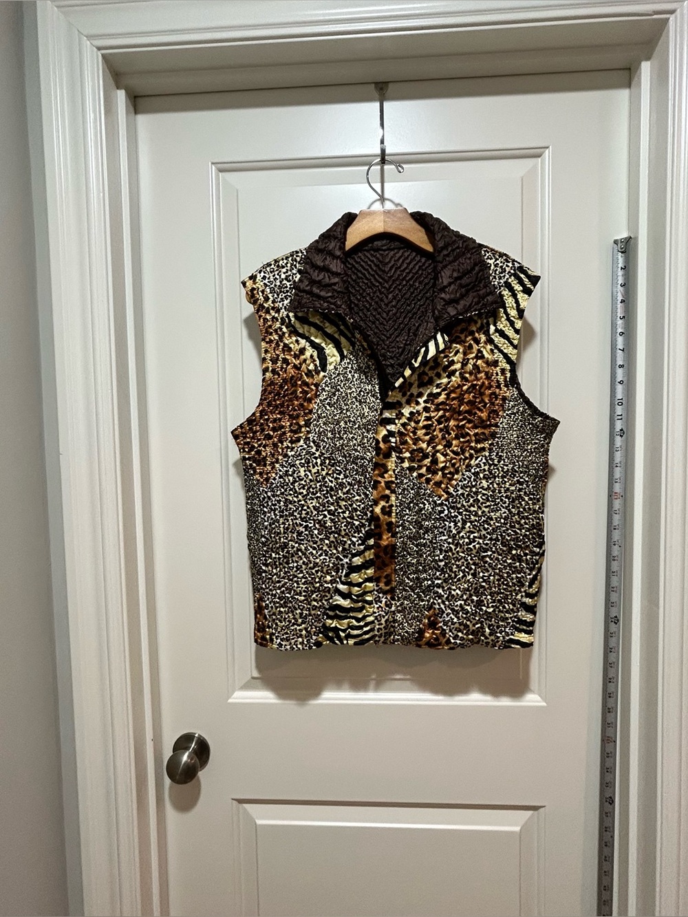 Sleeveless Reversible Womens size 8/10 Animal Print & dark brown zip up Vest.